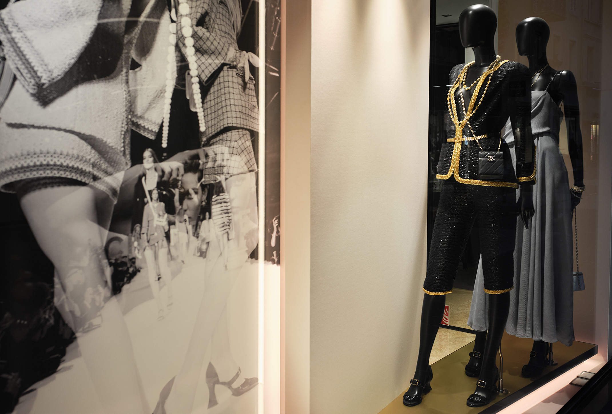 mannequins Chanel en boutique 